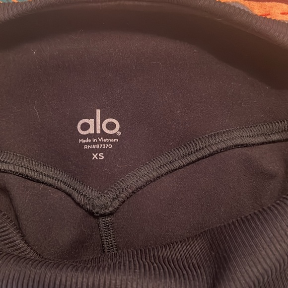 XS Alo soft aura shorts, worn once - Picture 4 of 4